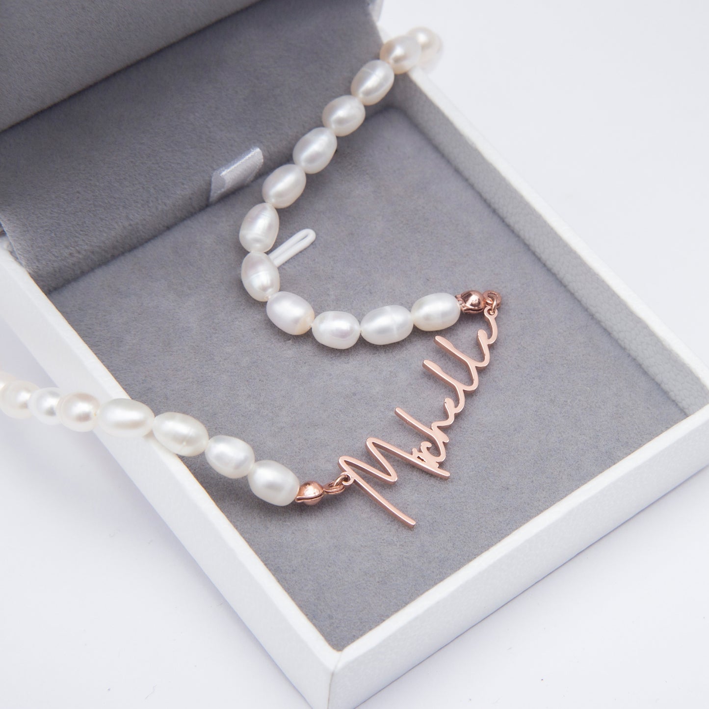 Minimalist Custom Name Necklace, Graduation Gift, Gift for Her, Gift for Mom, Mom Gift