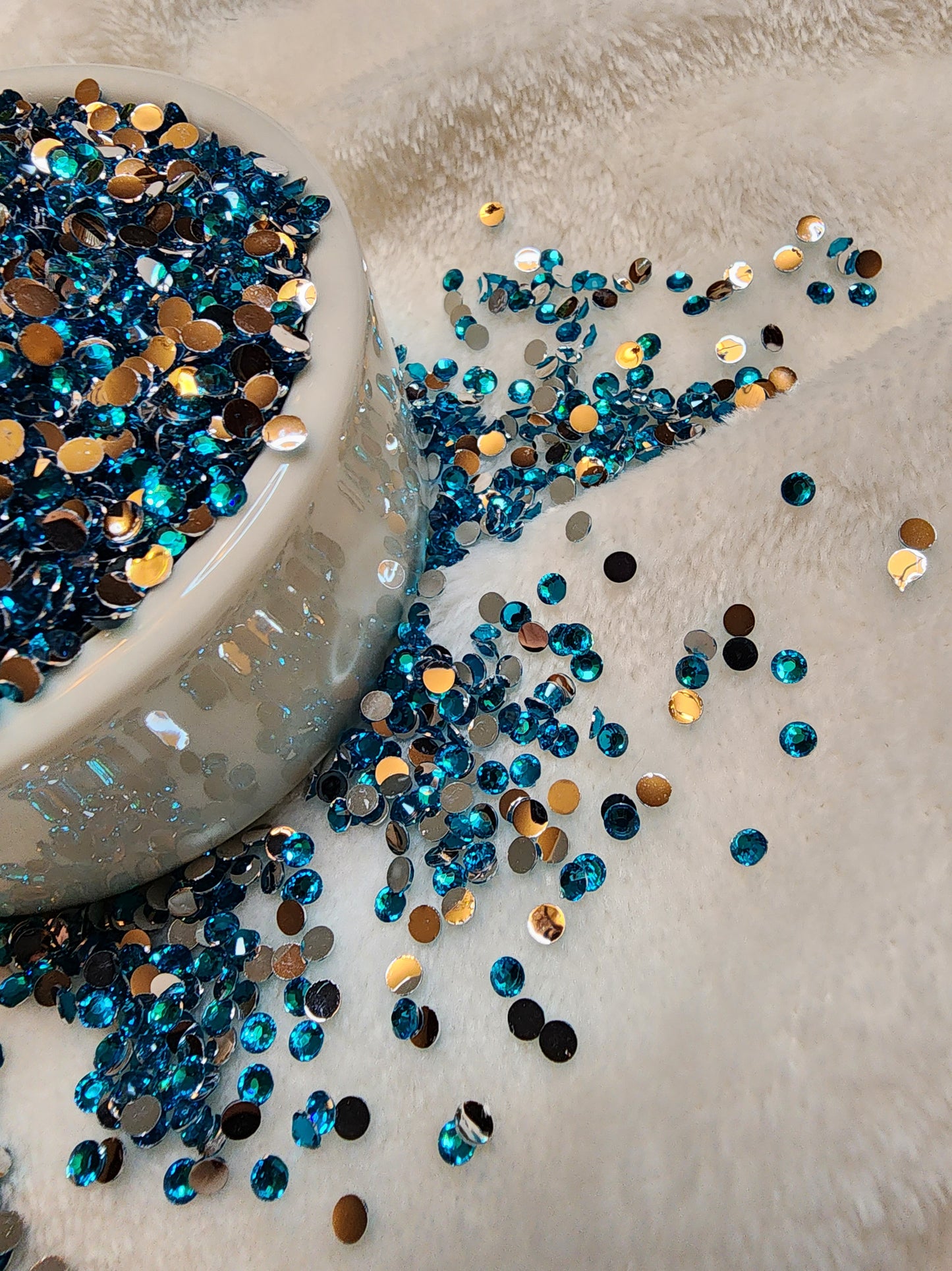 Aquamarine Silverback Rhinestones 4mm - Non Hotfix - Flatback - Resin
