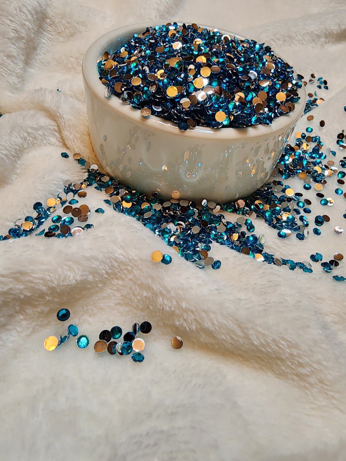 Aquamarine Silverback Rhinestones 4mm - Non Hotfix - Flatback - Resin