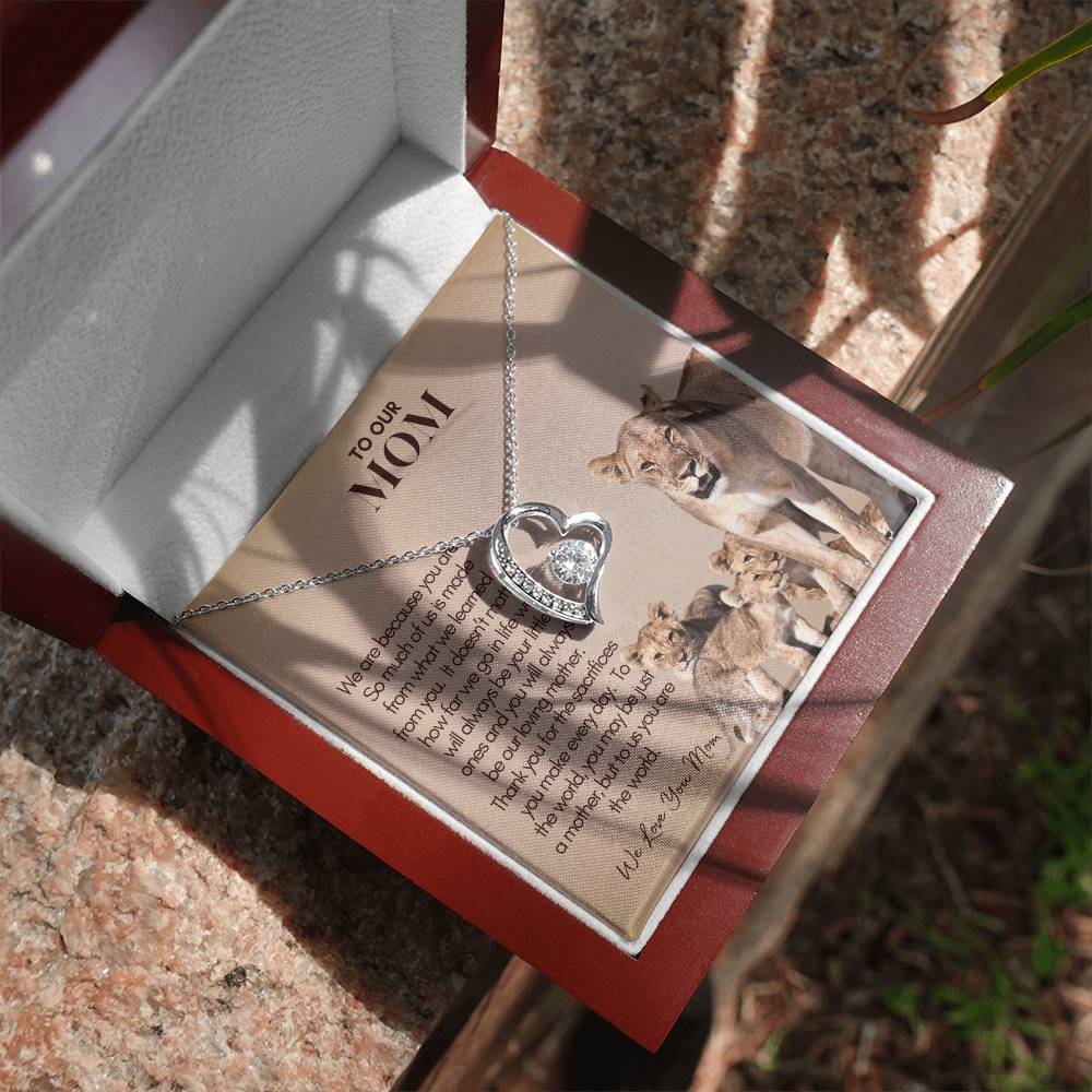 Personalized Mom Gift, Personalized Gift for Mom, Custom Gift for Mom, Necklace Pendant, Gift for Mom from Three Children, Lion Mama with Cubs Message Card, Mother's Day Gift
