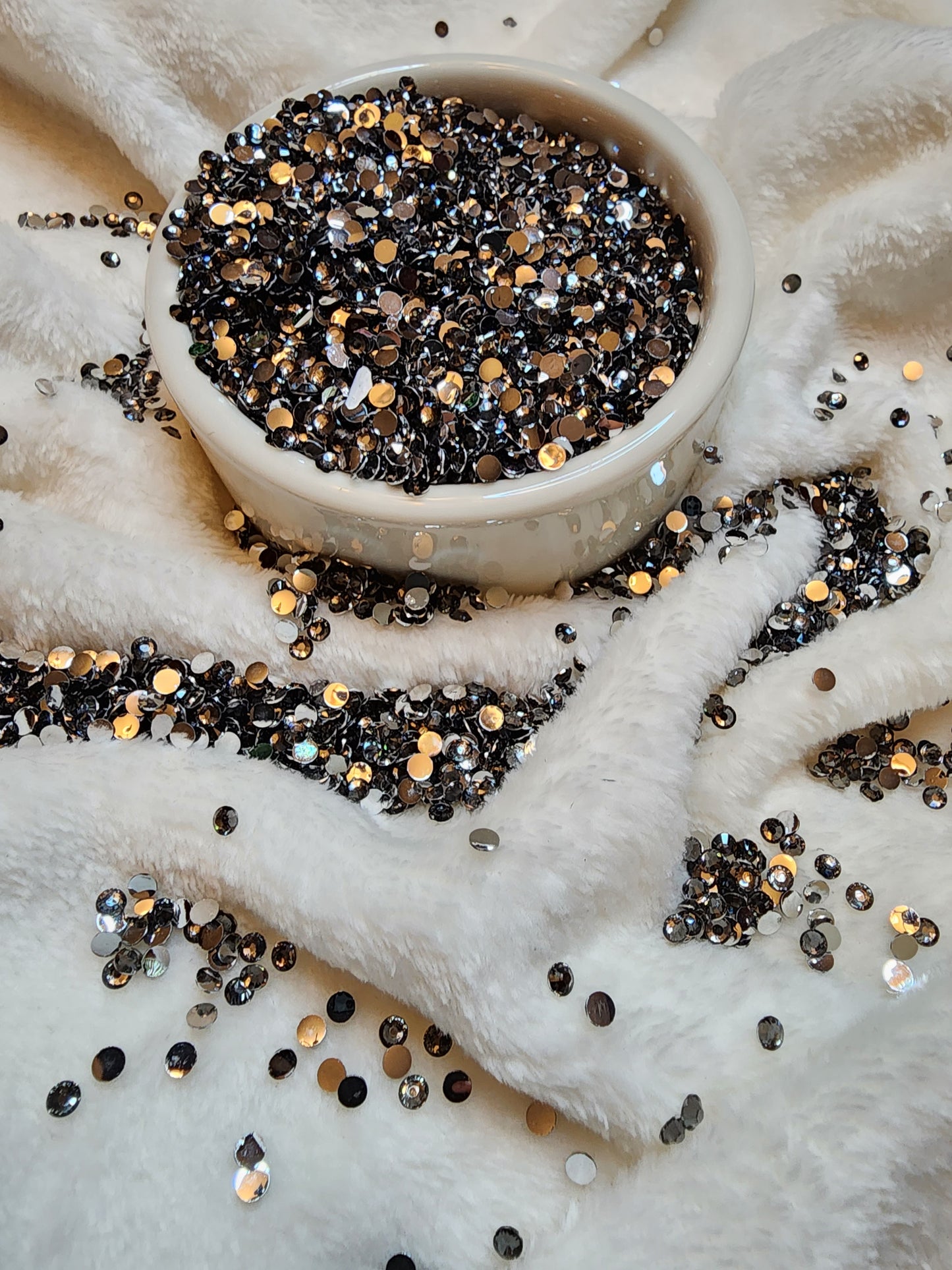 Black Diamond Silverback Rhinestones 4mm - Non Hotfix - Flatback - Resin