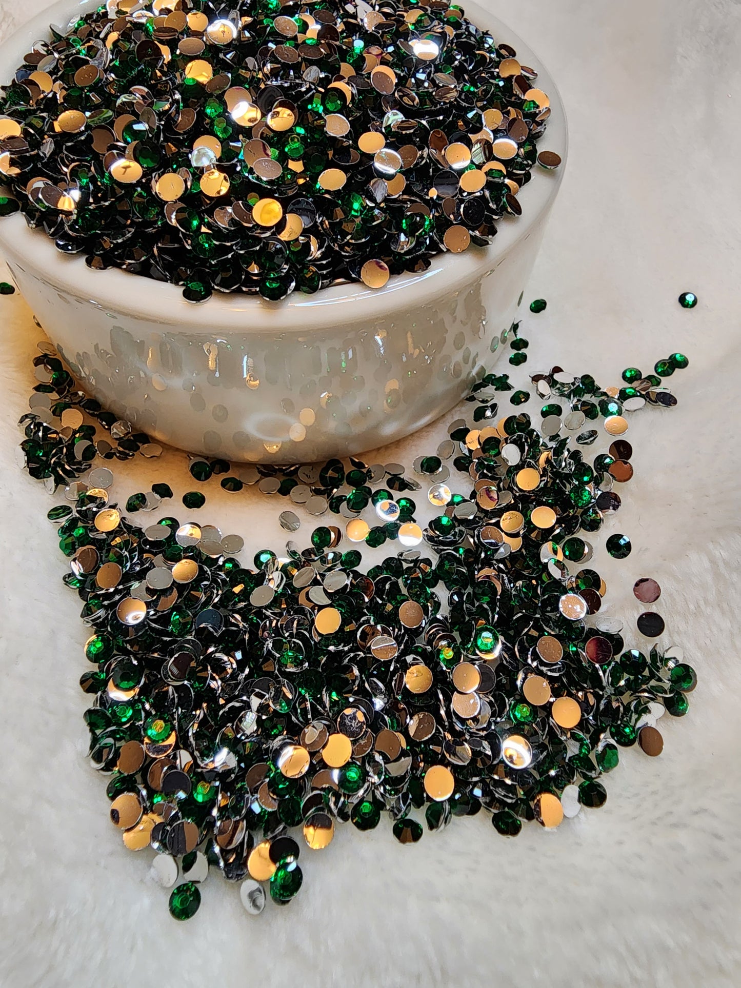 Emerald Silverback Rhinestones 4mm - Non Hotfix - Flatback - Resin