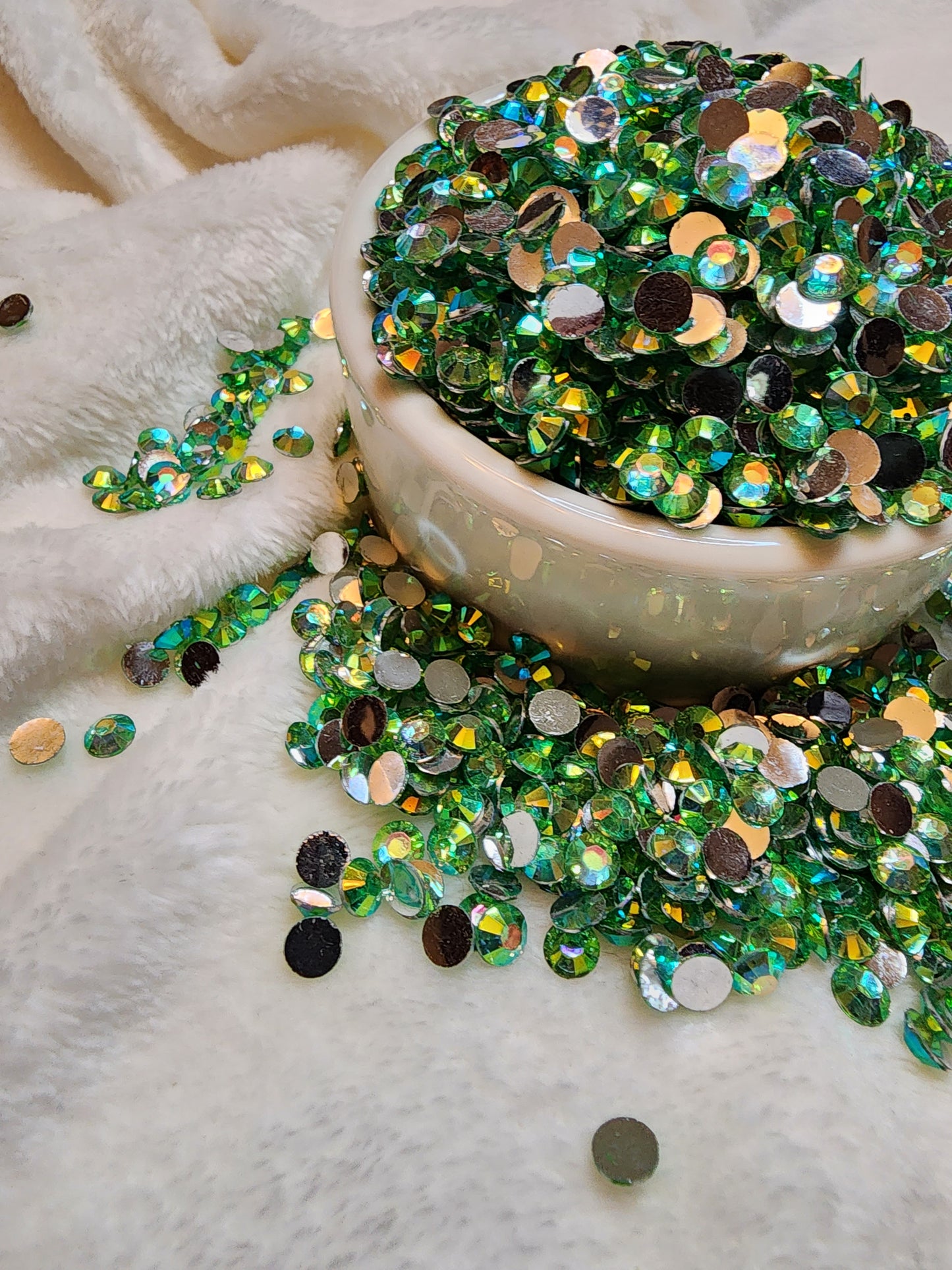 Grass Green Silverback Rhinestones 6mm - Non Hotfix - Flatback - Resin