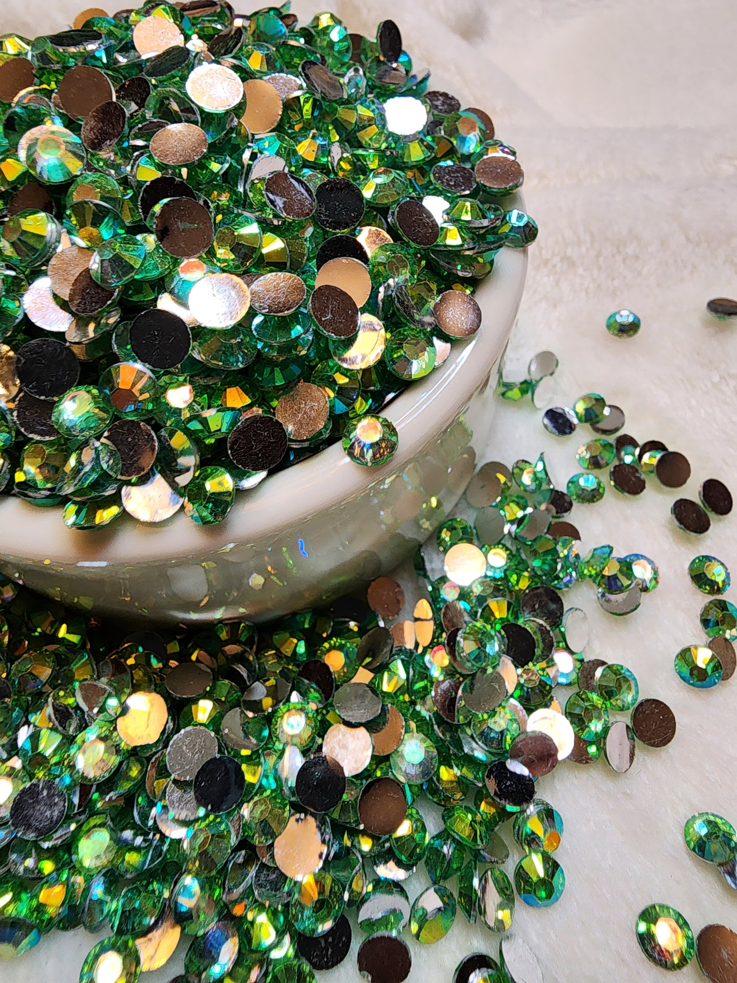 Grass Green Silverback Rhinestones 6mm - Non Hotfix - Flatback - Resin
