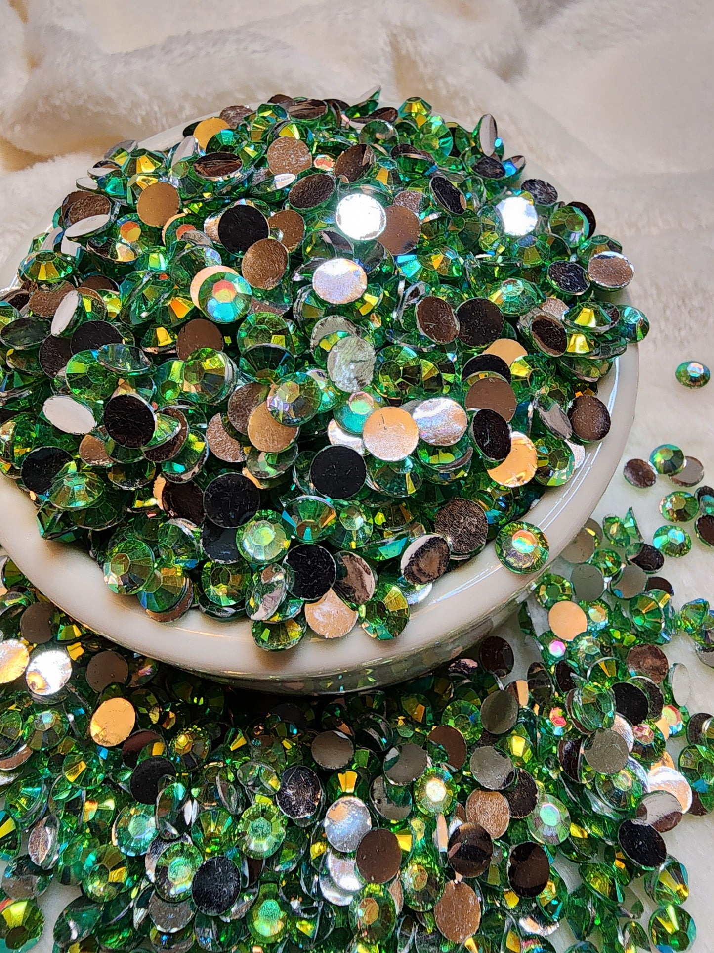 Grass Green Silverback Rhinestones 6mm - Non Hotfix - Flatback - Resin