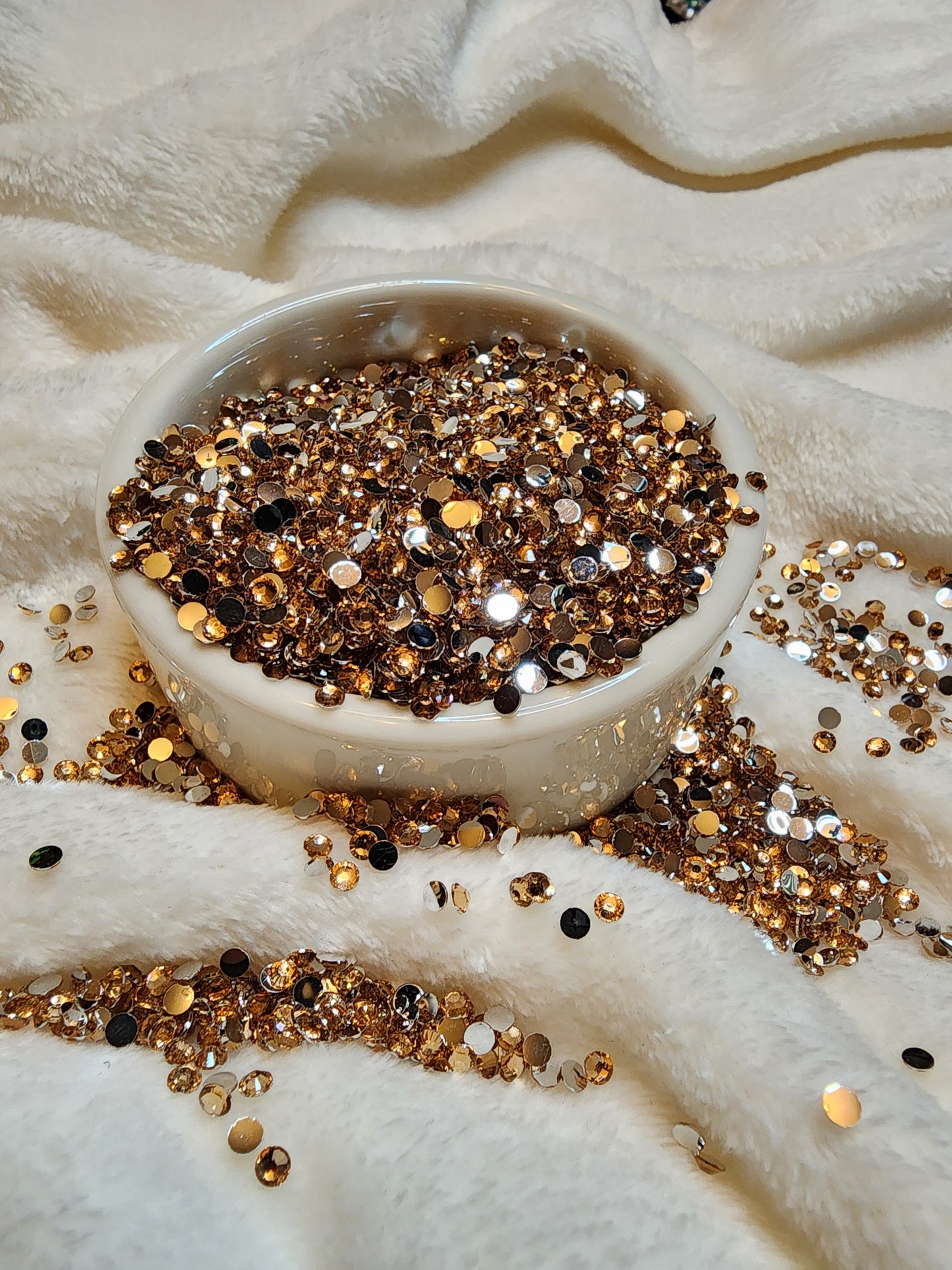 Light Peach Silverback Rhinestones 4mm - Non Hotfix - Flatback - Resin