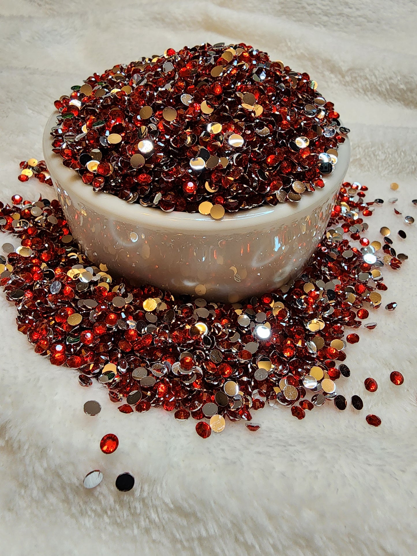 Light Siam Silverback Rhinestones 4mm - Non Hotfix - Flatback - Resin