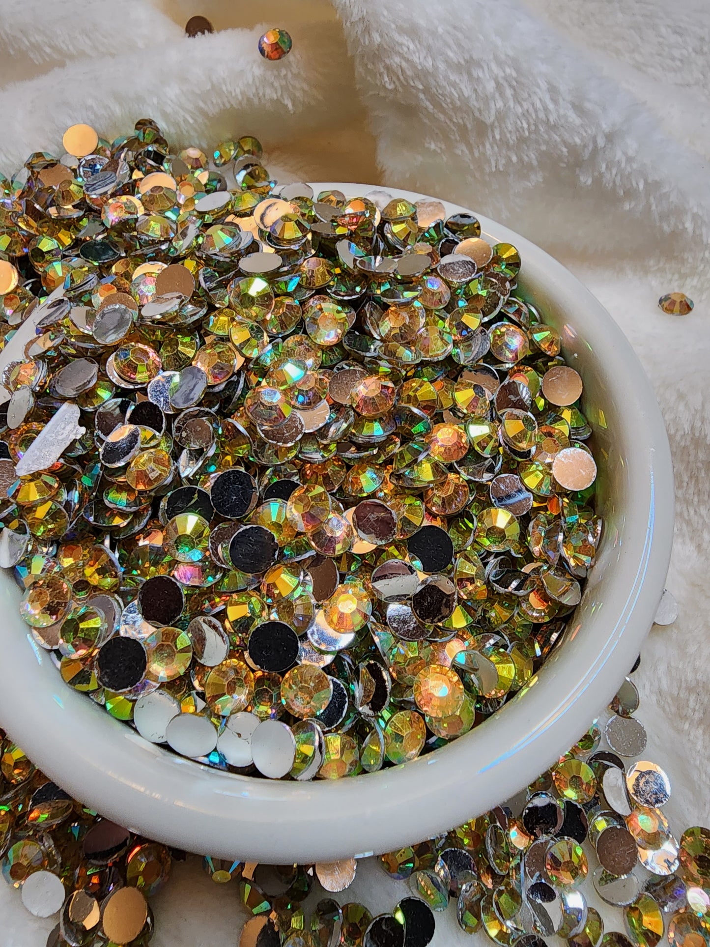 Light Topaz Silverback Rhinestones 6mm - Non Hotfix - Flatback - Resin