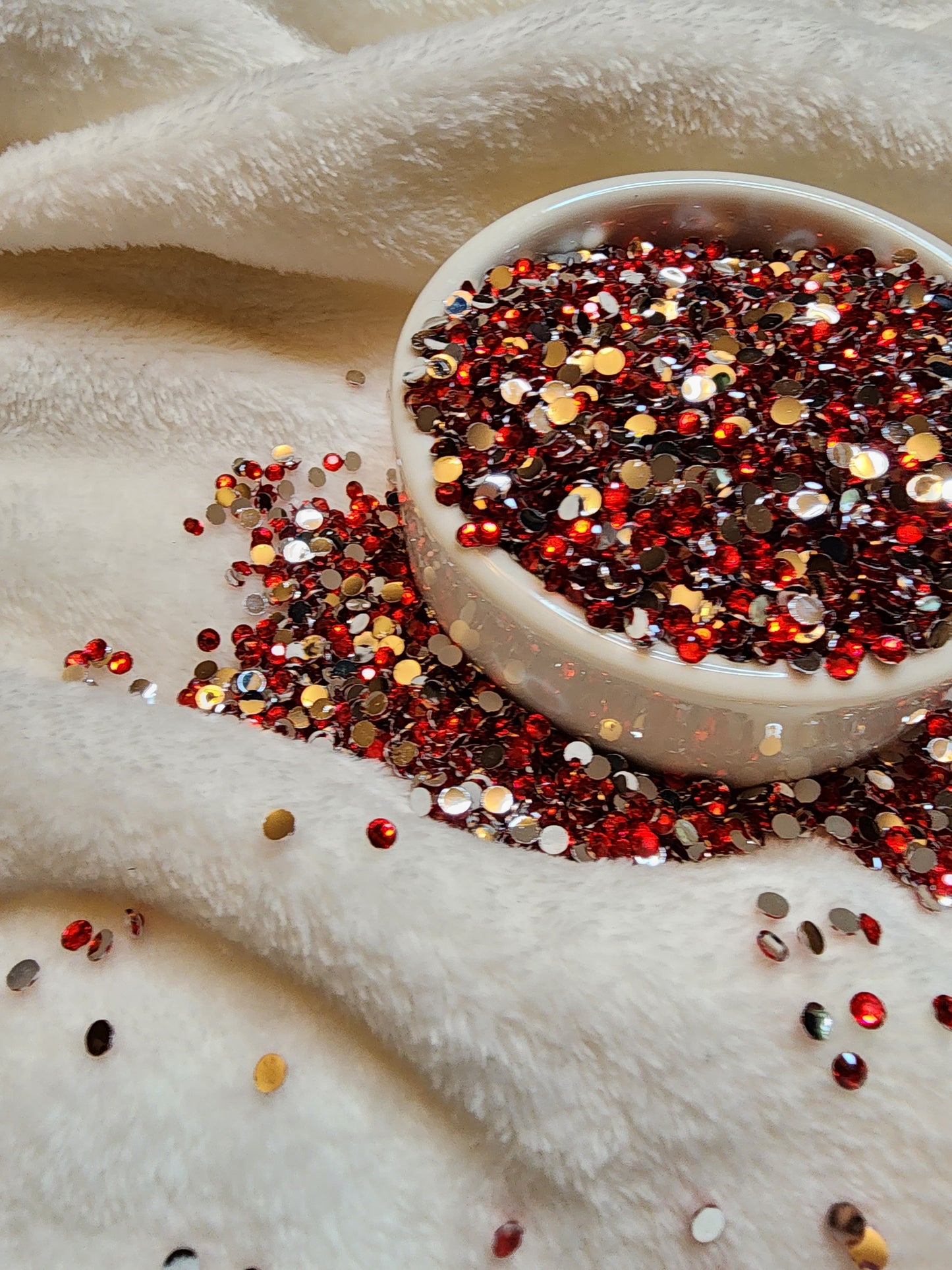Red Silverback Rhinestones 4mm - Non Hotfix - Flatback - Resin