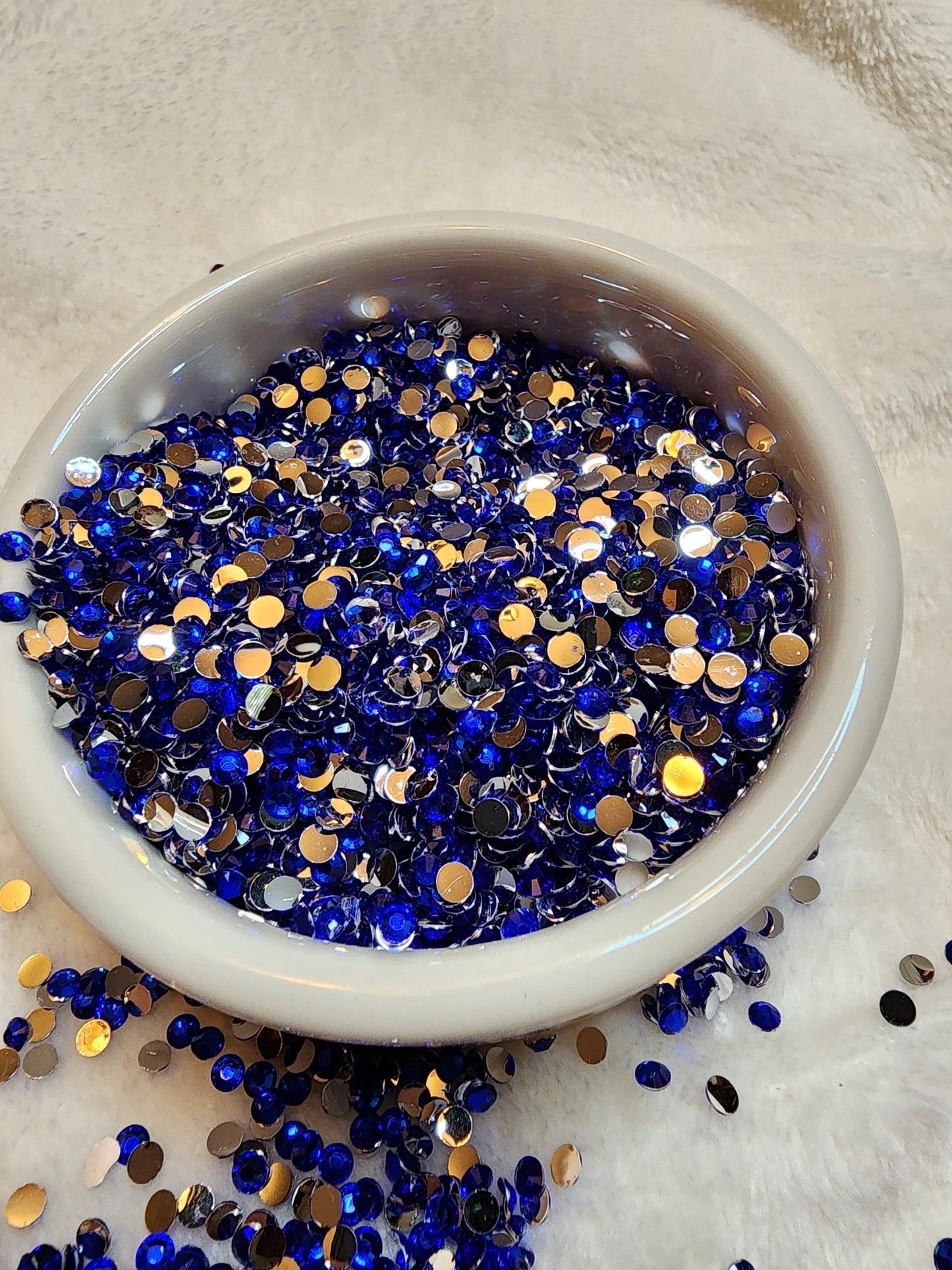 Sapphire Silverback Rhinestones 4mm - Non Hotfix - Flatback - Resin