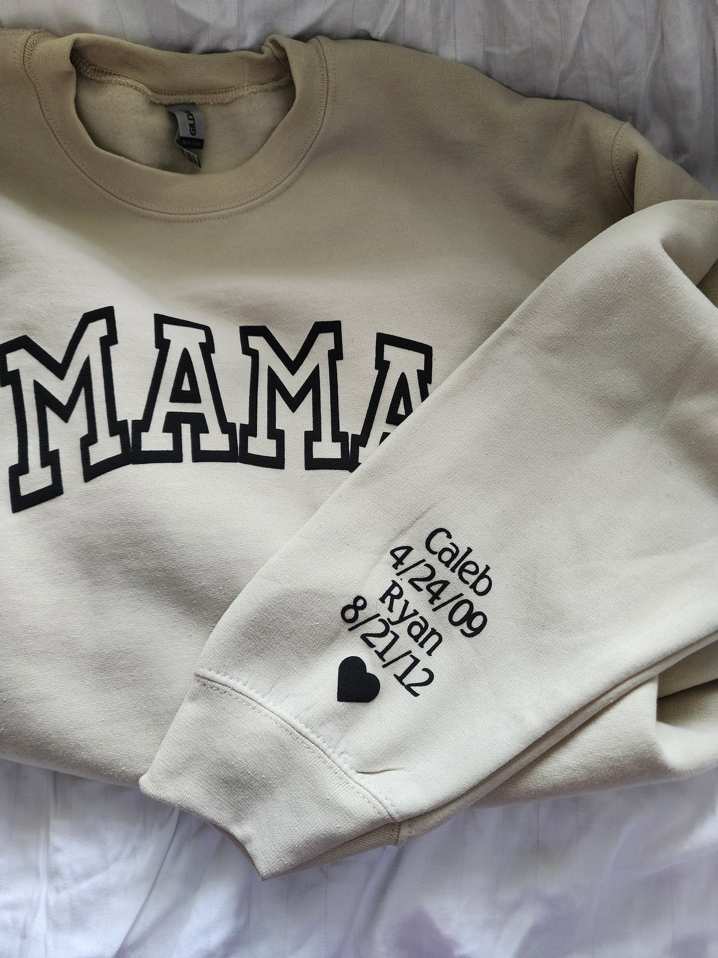 mama sweatshirt, mama gift, gift for mom, gift for her, mothers day gift, birthday gift, sweatshirt with  names on sleeve, name on sleeve, mama shirt, mama gift